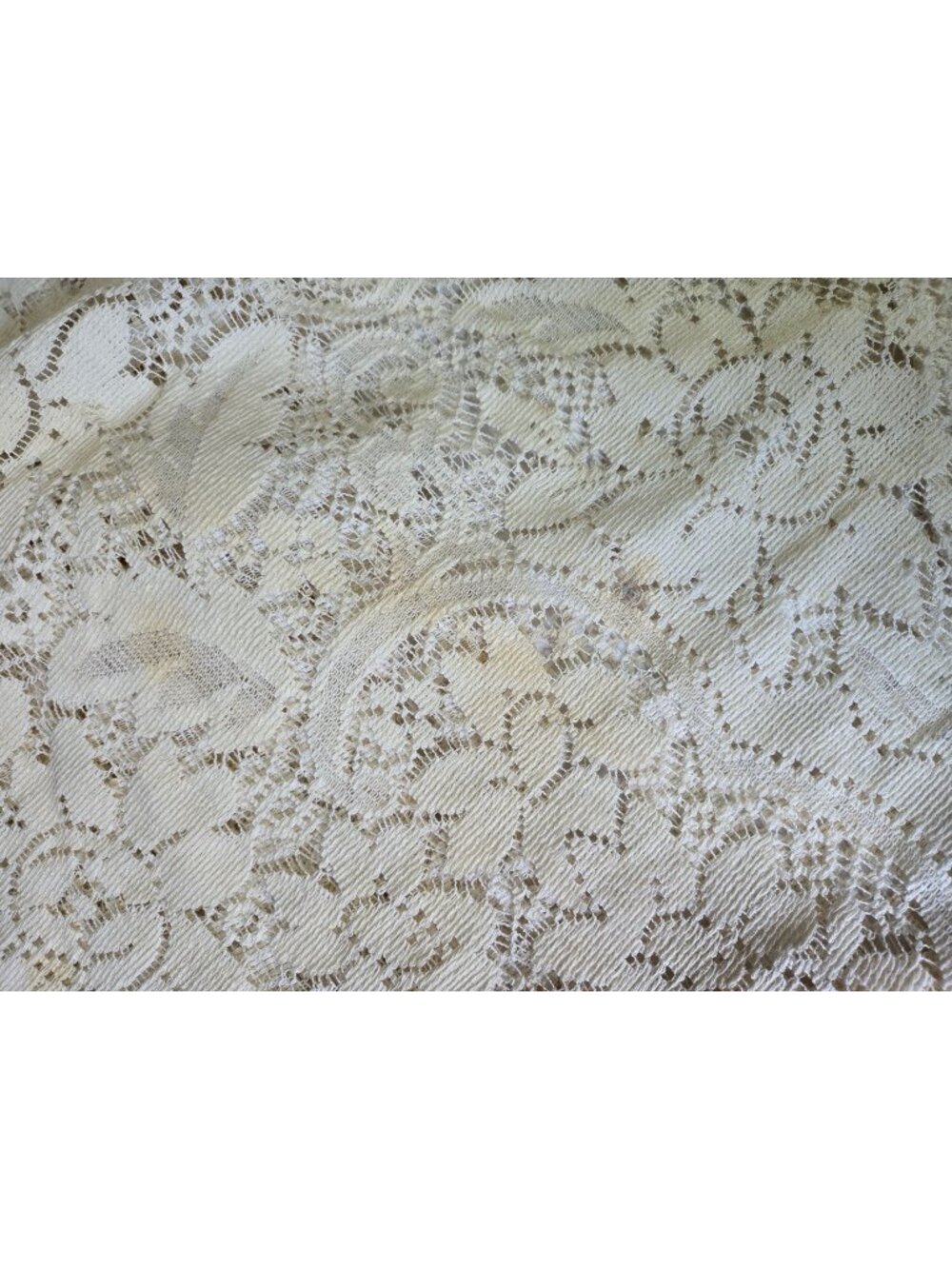 Antique Lace Tablecloth 64 Inches Round